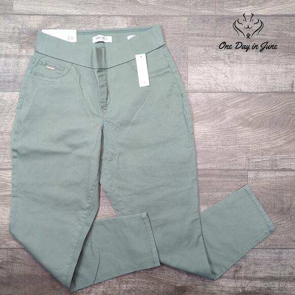 Nine West Heidi Pull On Crop Pants Size 4 - Picture 1 of 6